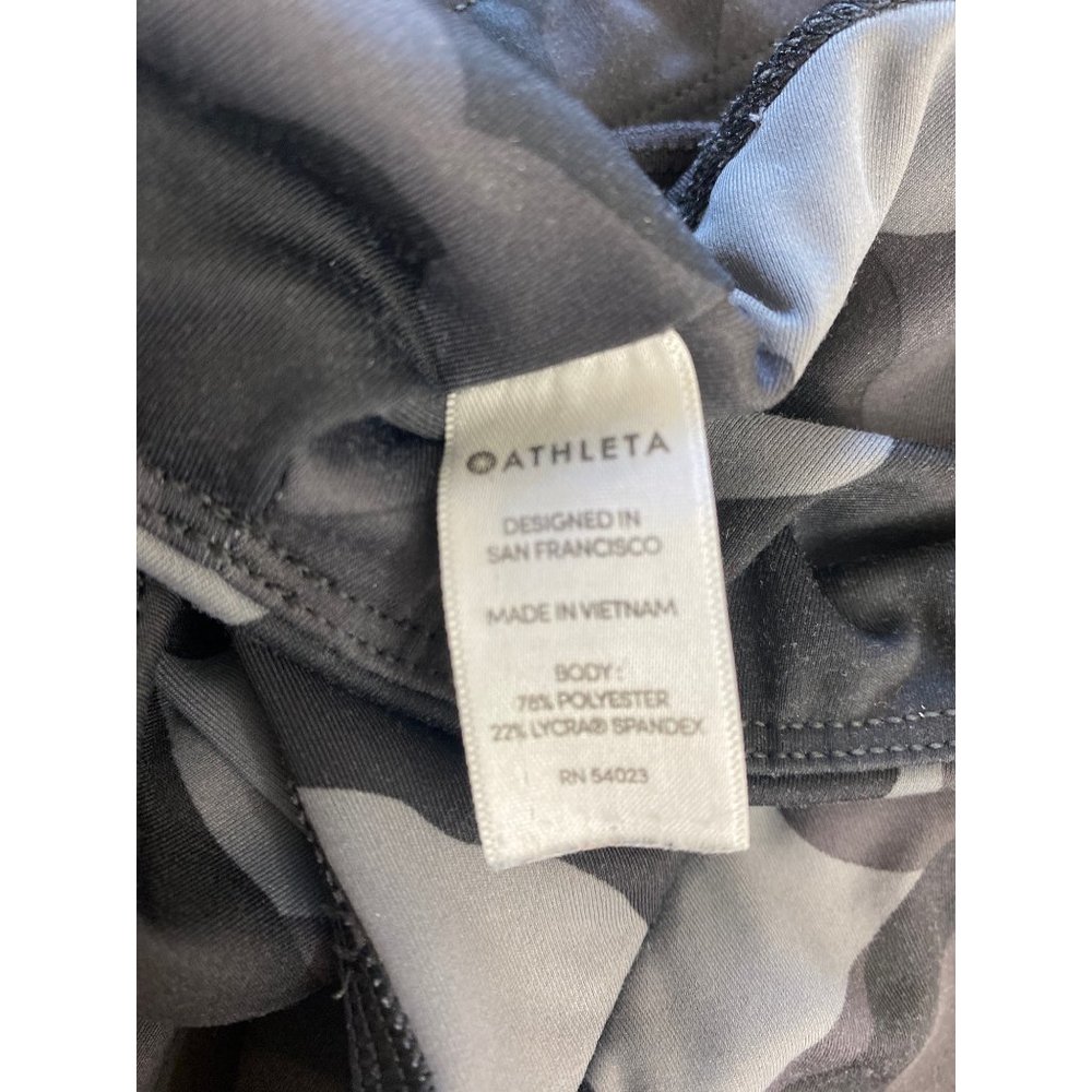 Athleta Camo Contender Leggings 7/8 Zip Pocket size S - Picture 11 of 13